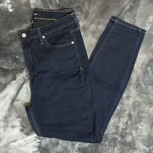 Like New Calvin Klein High Rise Skinny Jeans